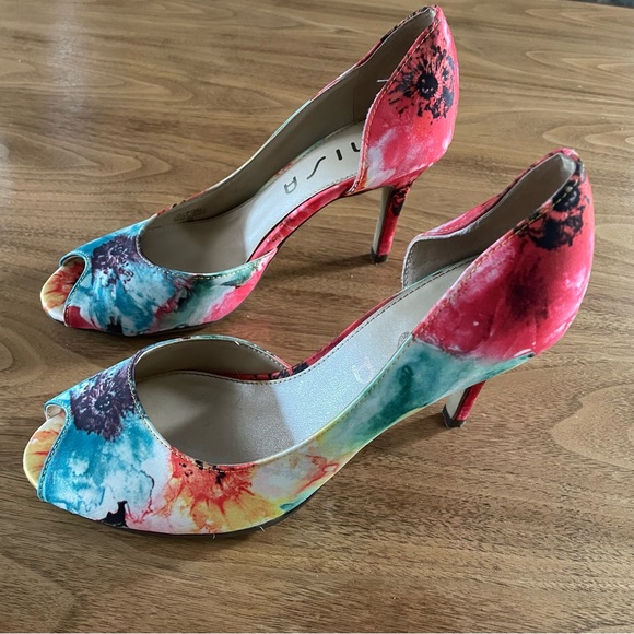 EUC Unisa Unjubilee heels - Picture 1 of 12